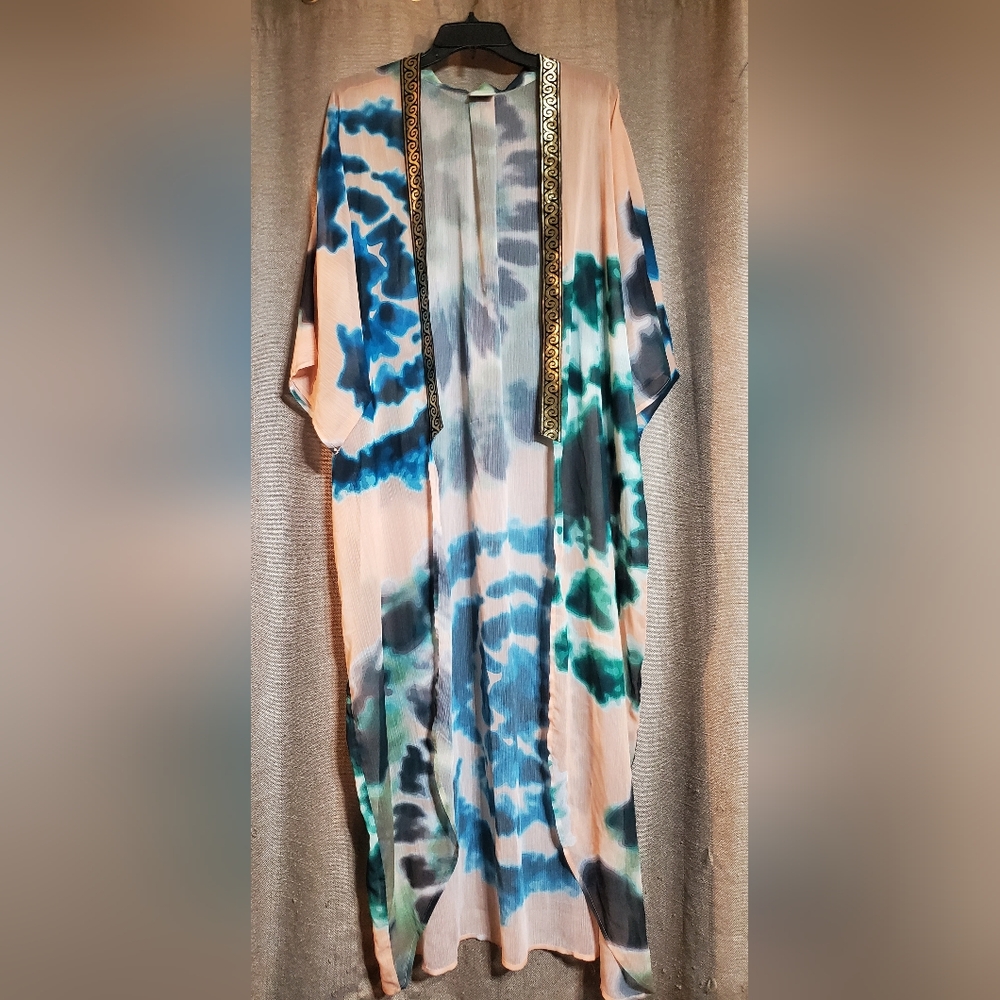 Elegant Blue and Cream Kimono